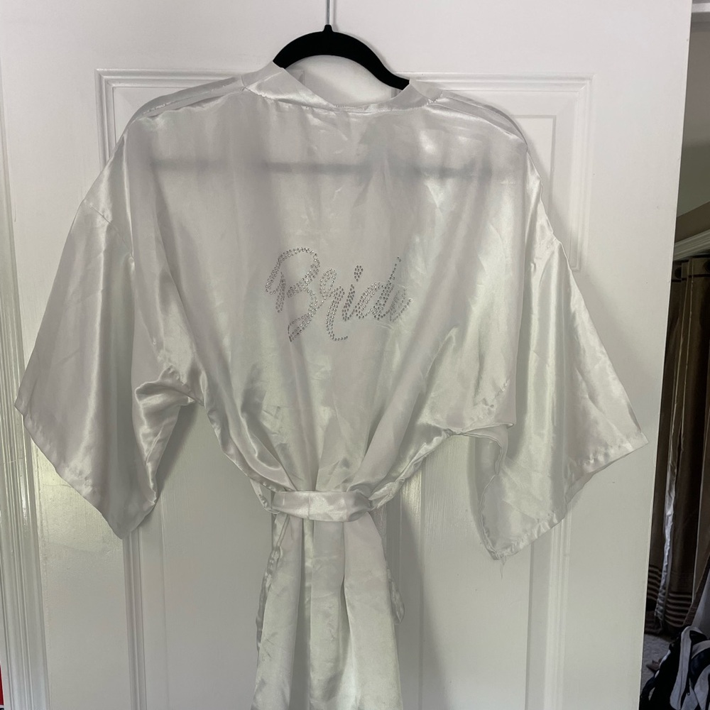 “ Bride “ Robe - Picture 2 of 3